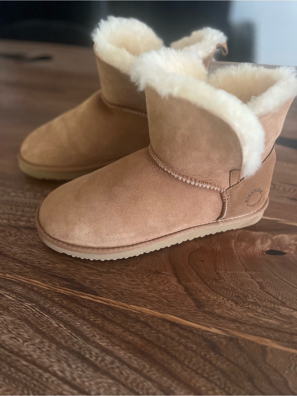 Dearfoams Women's Fireside Shearling Water Resistant Boot Slipper Size 10 NWOB